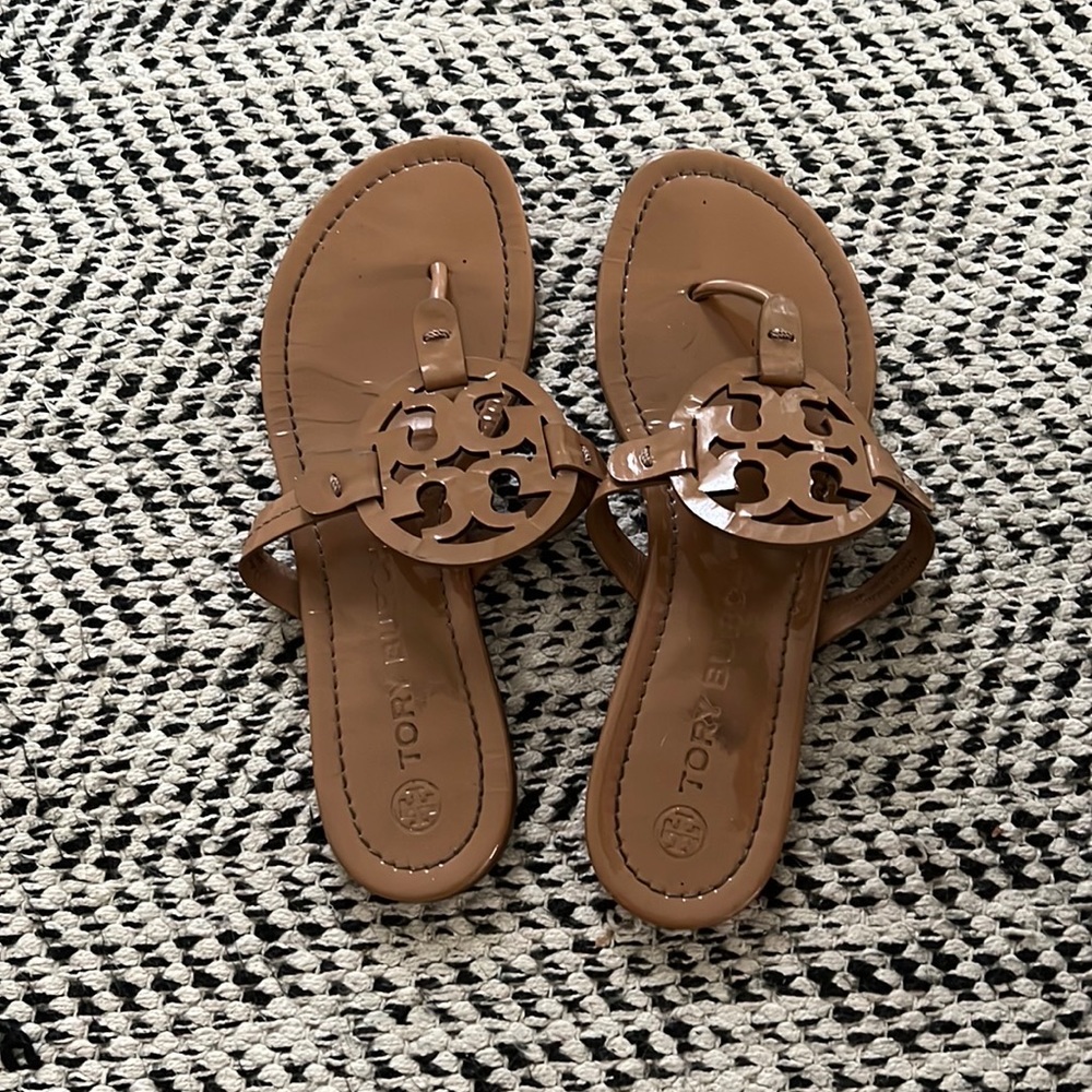 tory burch tan sandals